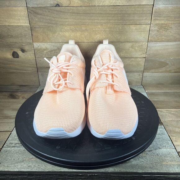 Nike Women’s Side 8.5 Roshe One Crimson Tint White 599729-802 Youth 7 - Picture 2 of 10